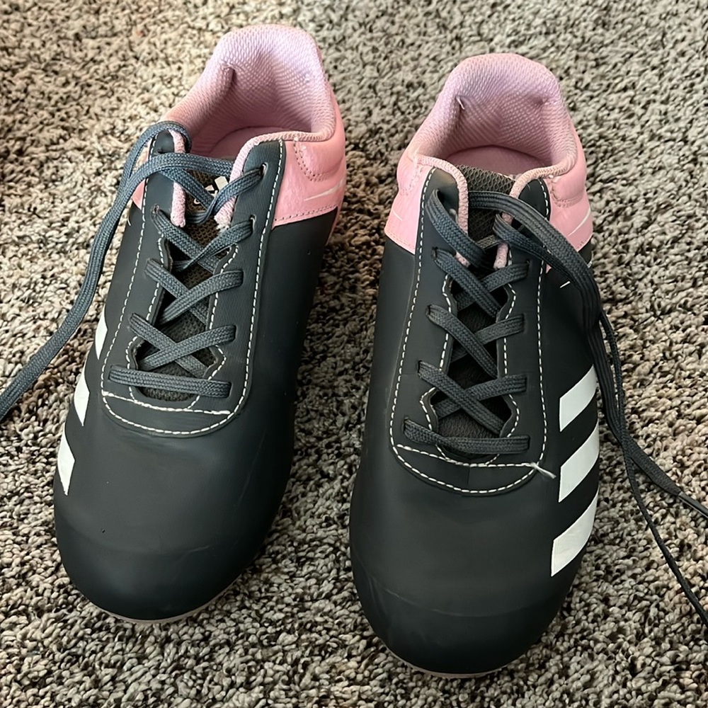Girls Size 2 1/2 Adidas Softball Cleats